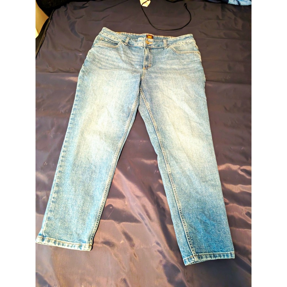 Lee Jeans Womens 18 Medium Blue Straight Leg Mid Rise Cotton Blend Denim Pants